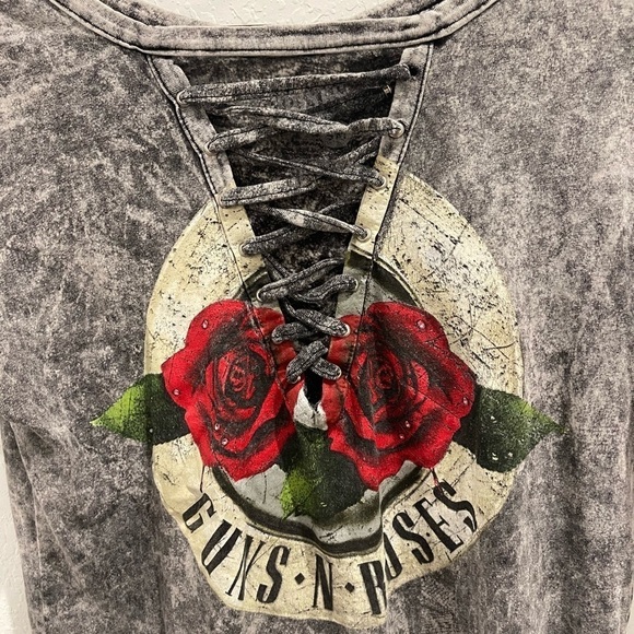 GUNS .N.ROSES 100% Cotton Short Sleeve Top Size Small - Picture 2 of 4